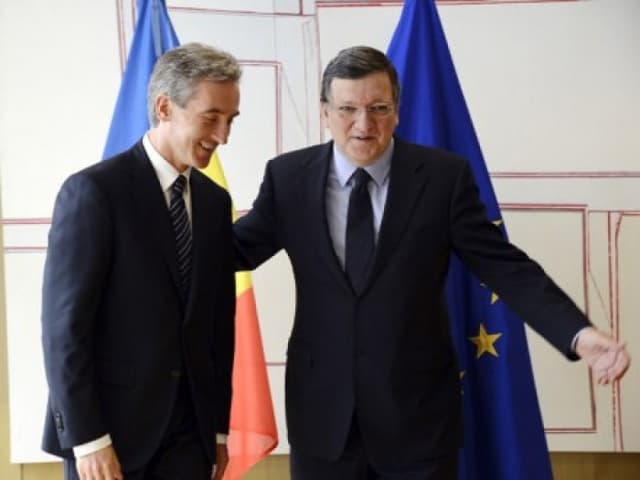Iurie Leancă a semnat Acordul de Asociere a R. Moldova la UE