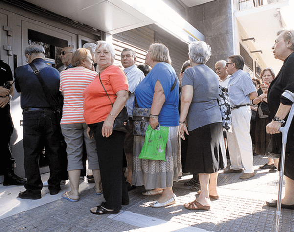 Băncile greceşti se sufocă din cauza creditelor neperformante