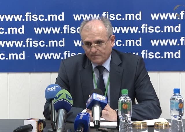 Ce spun angajatii Fiscului despre acțiunile șefului lor, Ion Prisăcaru