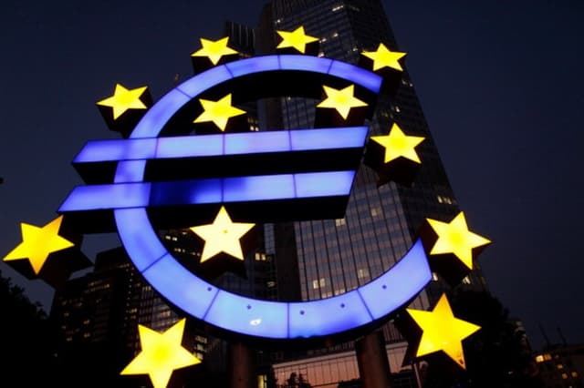 BCE aruncă cu bani în bănci în speranţa că acestea vor readuce la viaţă economia europeană