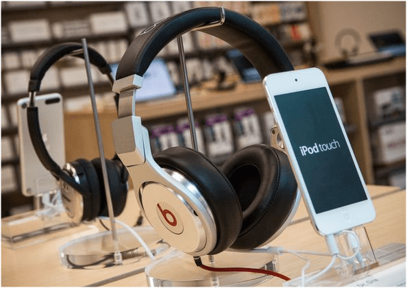 Apple a semnat cea mai mare tranzacţie din ultimii douăzeci de ani: preluarea Beats Electronics pentru 3 mld.dolari