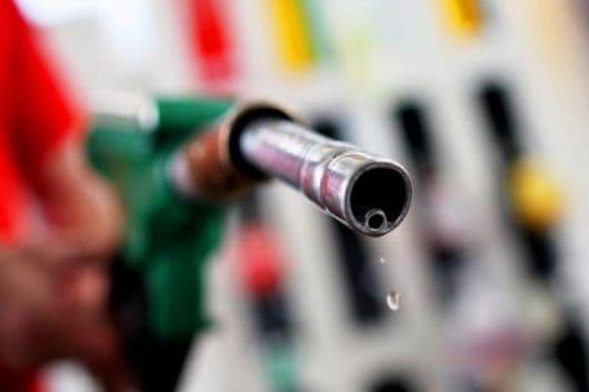 Accizele la produsele petroliere în Moldova vor fi majorate cu 10%
