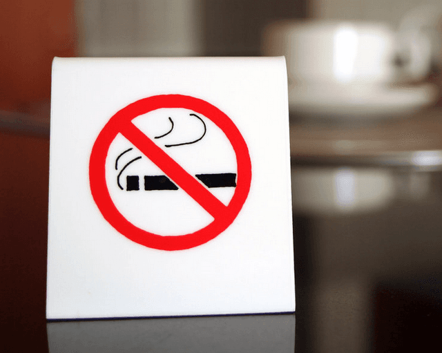 Где теперь нельзя курить в Молдове