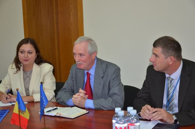 Ședinţa conducerii Serviciului Vamal cu Andrew Tesoriere, şeful EUBAM