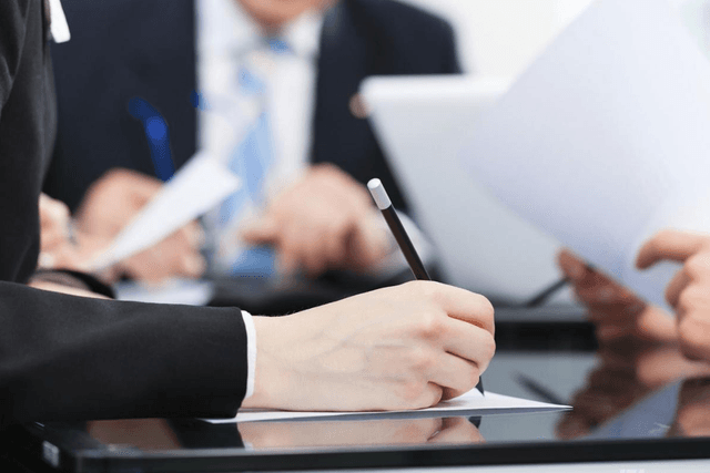 Физические лица смогут направлять 2% от подоходного налога неправительственным организациям