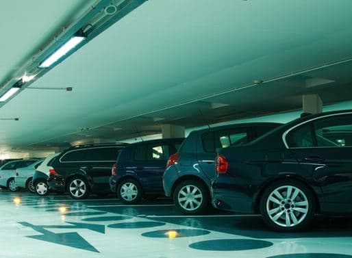 Locurile de parcare din clădiri vor fi incluse în registrul bunurilor imobile