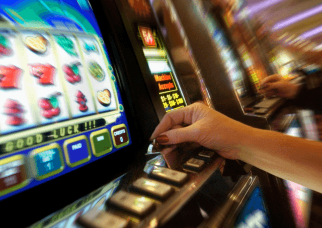 Владельцы игровых автоматов оплатят лицензионные сборы за каждое игровое место