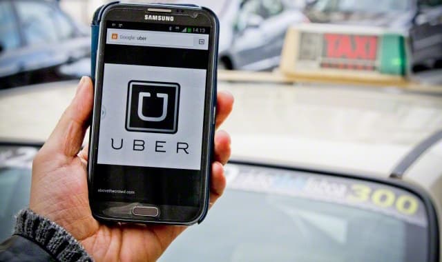 Машин Uber в Нью-Йорке стало больше, чем “желтых такси”