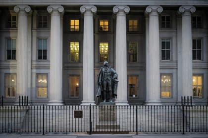 Дефицит бюджета США упал до минимума за пять лет