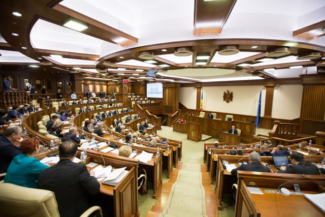 Parlamentul a declarat stare de urgență în Republica Moldova