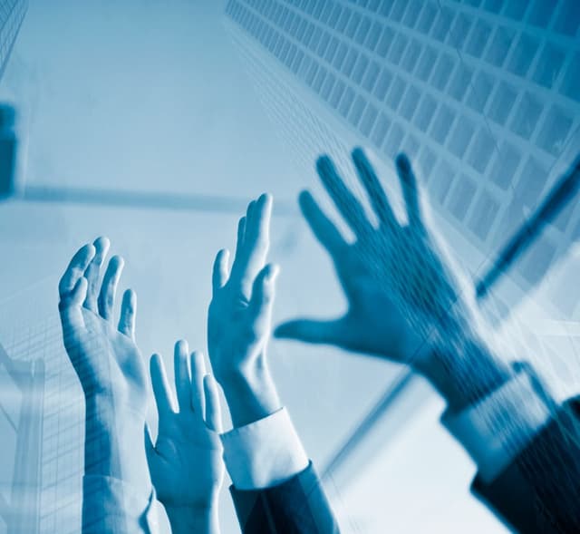 Contestarea hotărârii adunării generale de către acționarii SA