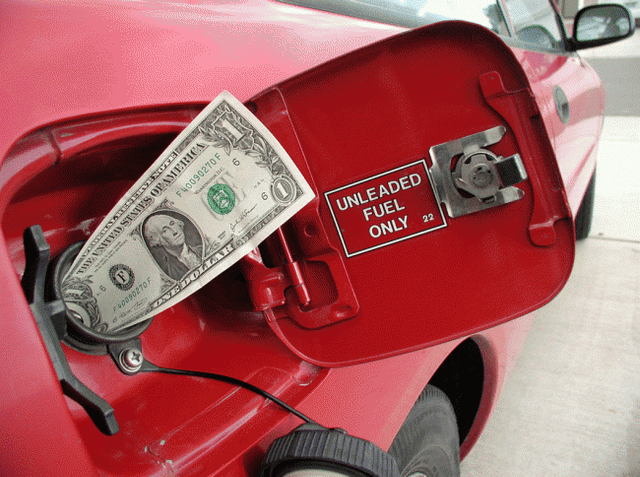 ANRE a afișat prețul plafon pentru principalele produse petroliere