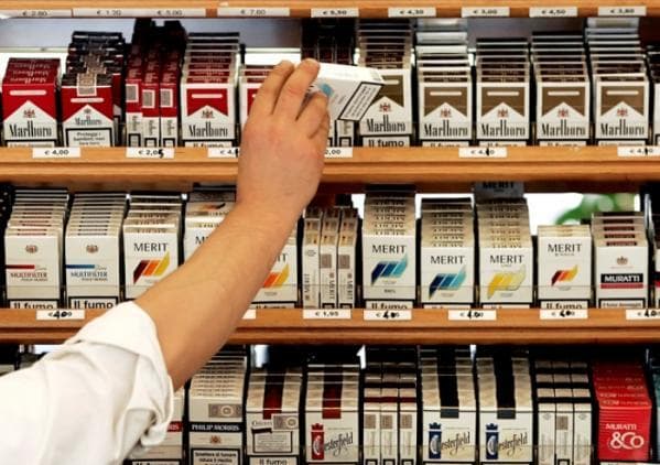 Приднестровье снизило вдвое пошлины на импорт сигарет