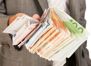 Germania vrea să interzică plăţile în numerar de peste 5.000 de euro
