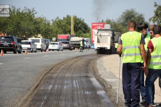 Premierul solicită asigurea bunei implementări a proiectului de reabilitare a drumului Chişinău-Ungheni