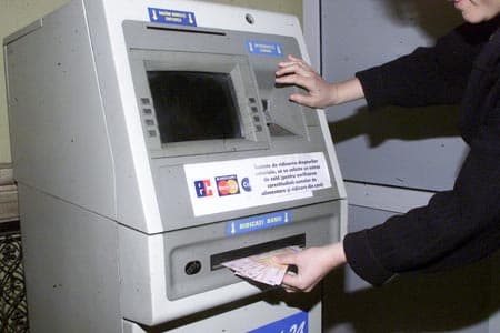 Aparatele de schimb valutar și-ar putea face apariția în curând și în Moldova