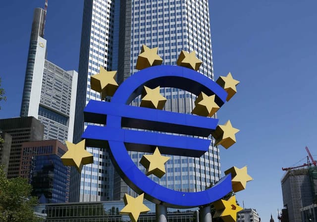 BCE analizează cererile băncilor care vor să se mute din Marea Britanie în zona euro