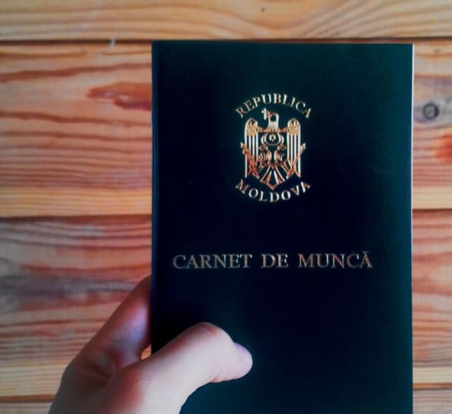 CTAS continua scanarea carnetelor de muncă