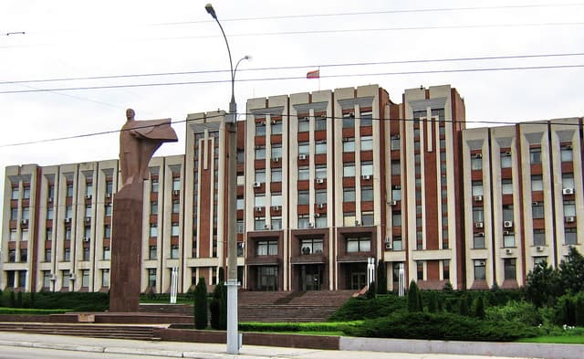 Власти Приднестровья планируют в 2015 году сократить доходы и расходы бюджета