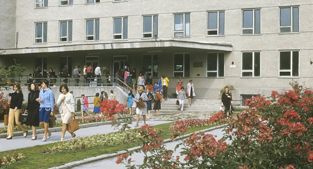 Cămine de tip hotel pentru cei mai buni studenţi