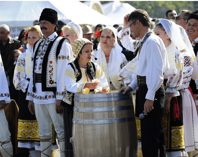 Десять винодельческих компаний проведут у себя в этом году Национальный день вина