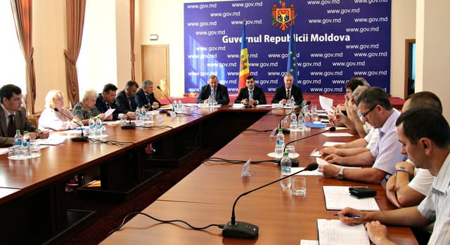 Diminuarea fenomenelor “salariului în plic” și a „muncii la negru”