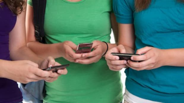 În Moldova au crescut veniturile operatorilor de telefonie mobilă