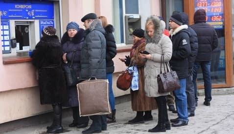 В обменно-валютных кассах Молдовы острый дефицит валюты