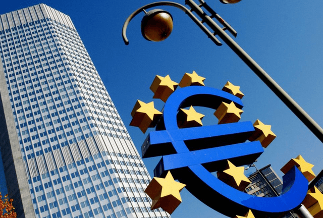 BCE menţine finanţarea de urgenţă pentru băncile greceşti