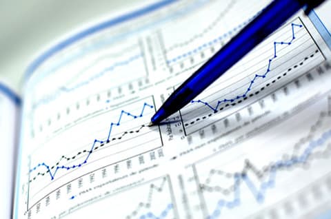 Слабый евро помог европейской промышленности