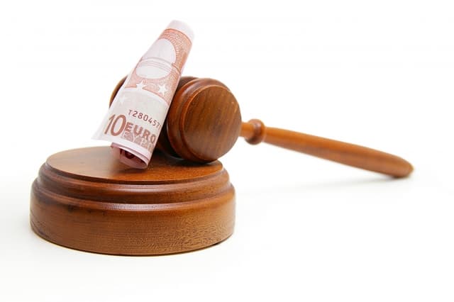 Autoritățile intensifică lupta contra fenomenului spălării banilor