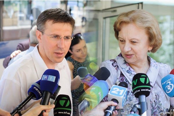 Во втором туре за кресло градоначальника будут бороться Киртоакэ и Гречаная