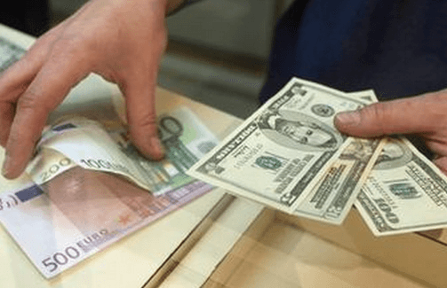 Банки зарабатывают миллионы леев на курсовой разнице