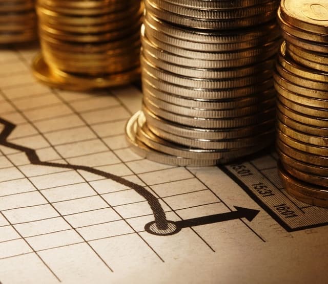 Предложение валюты по-прежнему превышает спрос