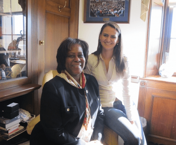 Programul de Stagiu Legislativ din SUA învită la un program de stagiu