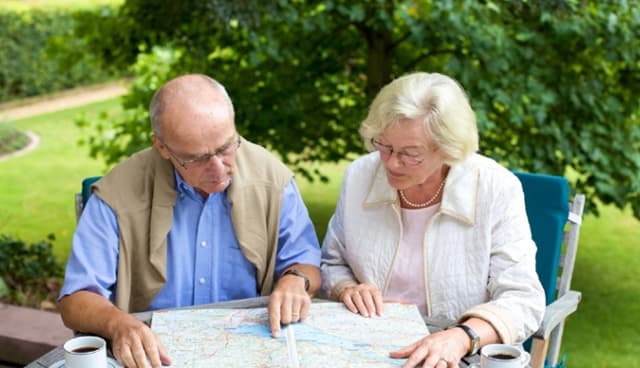 Investitorii şi autorităţile din Europa avertizează că dobânzile mici pun în pericol pensiile