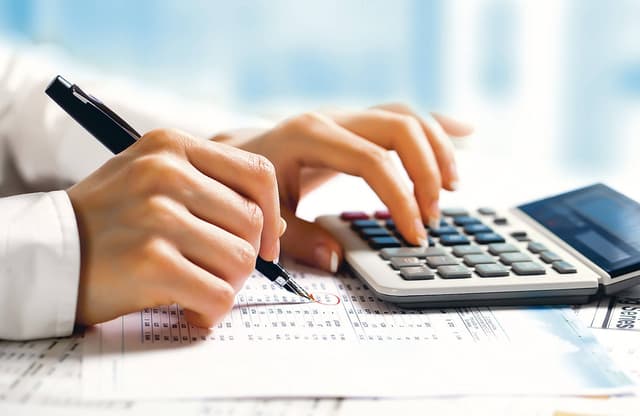 Lista agenţilor economici care au dreptul de prelungire a termenului de plată a T.V.A. şi a taxei vamale, extinsă