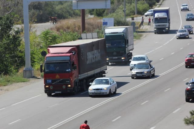 Moldova și Ucraina vor liberaliza tranzitul de mărfuri