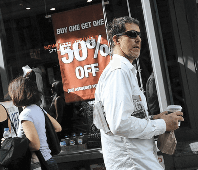 Motoarele de creştere economică ale Europei şi Statelor Unite încep să încetinească