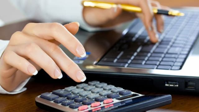 Funcționarul public va putea lucra la stat încă cinci ani după pensionare