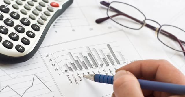 Experți: Inițiativa legislativă privind amnistia fiscală și de capital comportă mari riscuri de creștere a corupției, spălării de bani și evaziunii fiscale