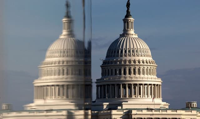 США остановились в шаге от финансового обрыва