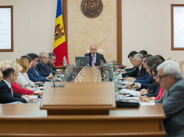 Dezvoltarea abilităţilor şi competenţelor parentale, în atenţia Executivului