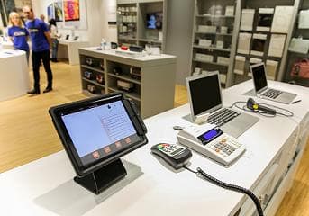 România: Firmele vor suporta costuri mari dacă trimit în timp real la Fisc datele de pe casele de marcat