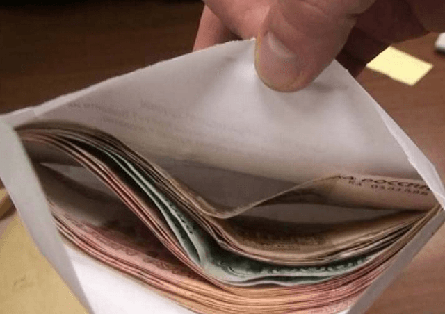 ”Salariul în plic”, amendat cu până la 100 mii lei