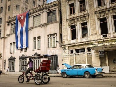 Cuba încurajează cooperativele de producţie pentru a încetini ascensiunea capitalismului
