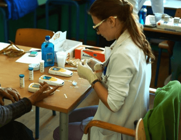 Salariul medicilor nu va mai include vechimea muncii și categoria specializării, din 2016