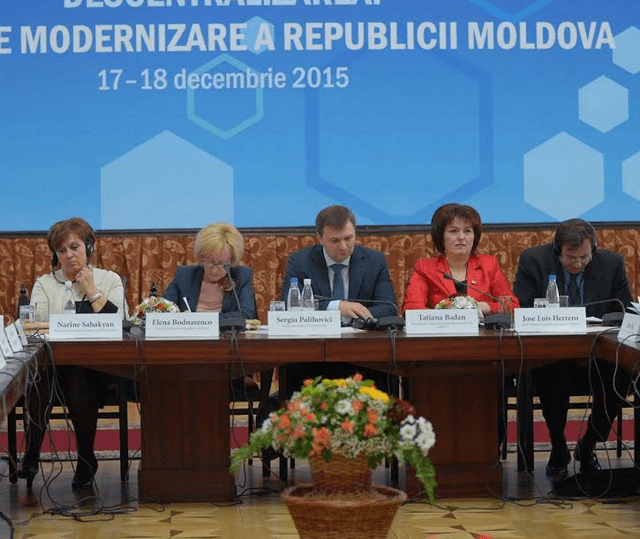 Continuarea reformei de descentralizare în Moldova a fost discutată la Chişinău