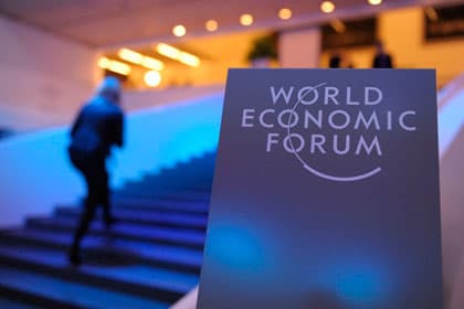 Форум в Давосе открылся концертом Гергиева и презентацией Олимпиады