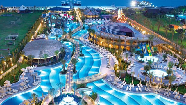 Turiștii moldoveni au achitat suplimentar 25-30 mln lei, din cauza concentrării companiilor turistice Scavolin și Anesto-Tur